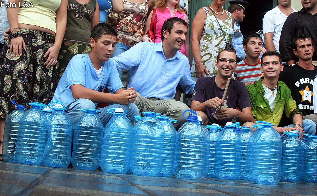 Erion Veliaj shpall Tiranën kryeqytetin e Rinisë, qytetarët kanë 2 ditë pa ujë