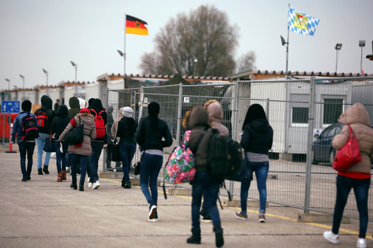 E rëndë! 37-vjeçarja nga Tirana braktis të birin 16-vjeçar në Gjermani