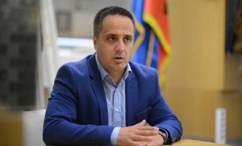 Ja pse Driton Selmanaj abstenoi në rezolutën kundër referendumit të Serbisë