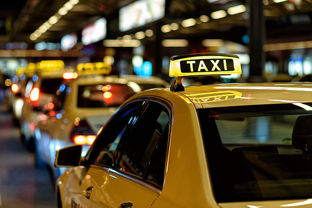 Shkup, udhëtarët i’a marrin me dhunë paratë taksistit