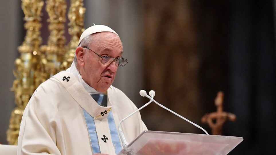 Papa Françesku mesazh për Vitin e Ri: Mos dhunoni gratë se fyeni Zotin