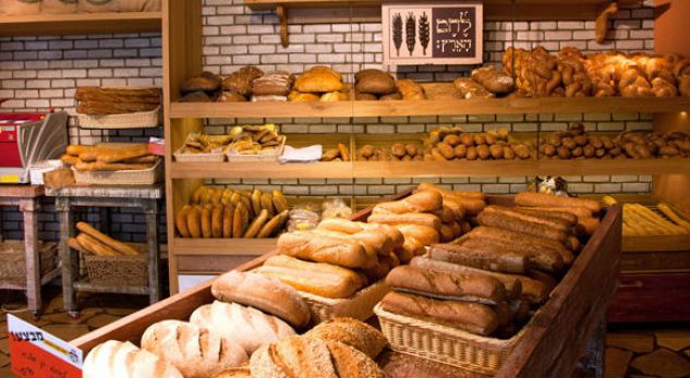 Shtrenjtimi i bukës, Qeveria fajëson furrëtarët