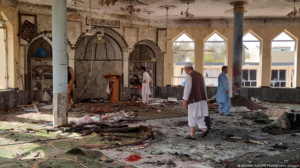 Shpërthim i fuqishëm në një xhami në Afganistan/ Vdesin 33 persona, plagosen dhjetëra të tjerë