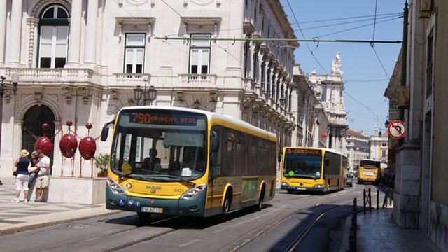 Lisbonë/ Bashkia do të ofrojë transport publik falas për të rinjtë dhe të moshuarit