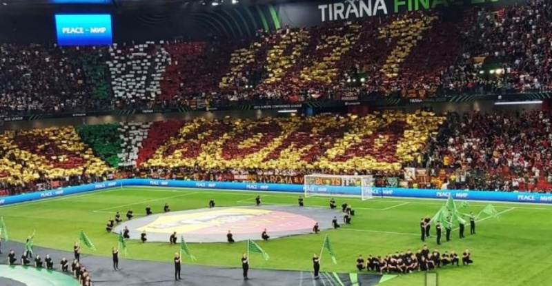 Zbulohet numri i saktë i tifozëve që arritën të futeshin në stadium për finalen Roma-Feynord