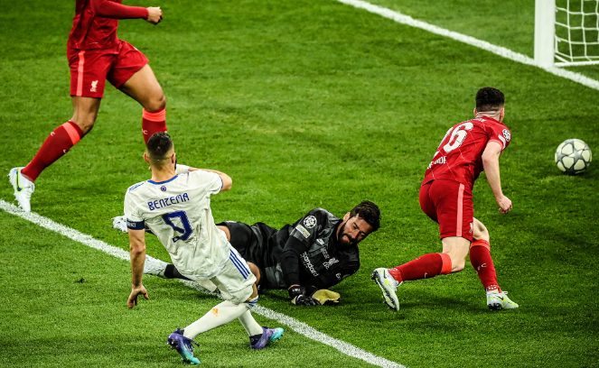 Finalja e Championsit/ Mbyllet pjesa e parë, VAR i heq golin Real Madridit