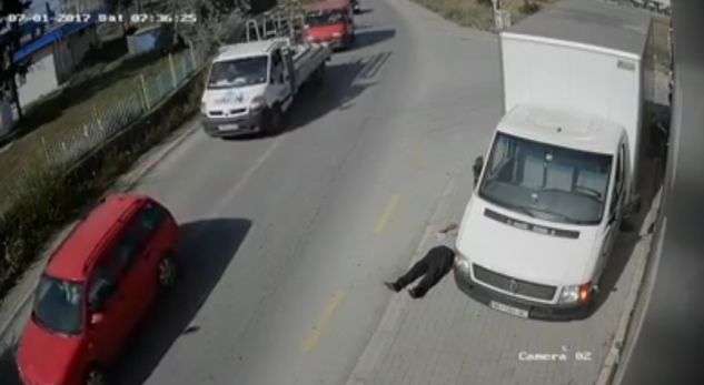 Policia gjen gjilanasin të gjakosur e me dy brinjë të thyera në mes të rrugës në Prishtinë