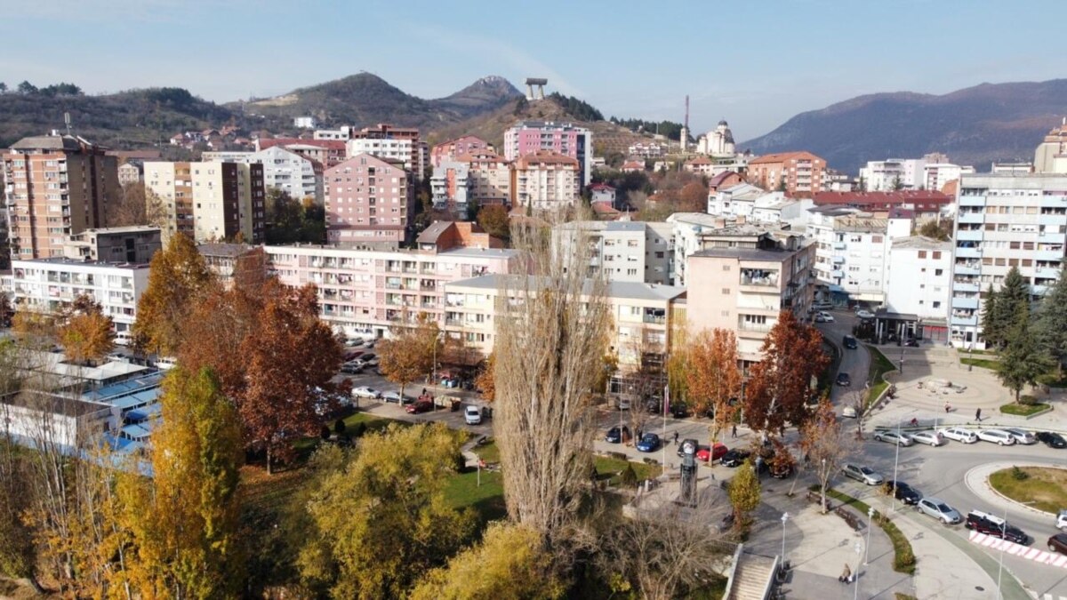 Shqiptarët po i shesin shtëpitë në veri, i blen Qeveria e Serbisë