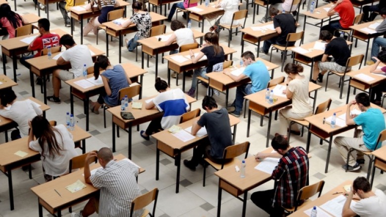 Unioni i nxënësve të shkollave të mesme, të shtyhet afati i maturës shtetërore