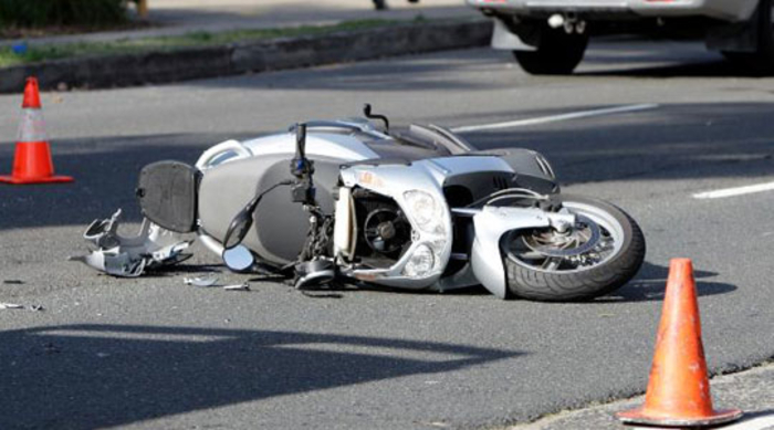 Vet aksident me motoçikletë në Shkup, vdes 28 vjeçari