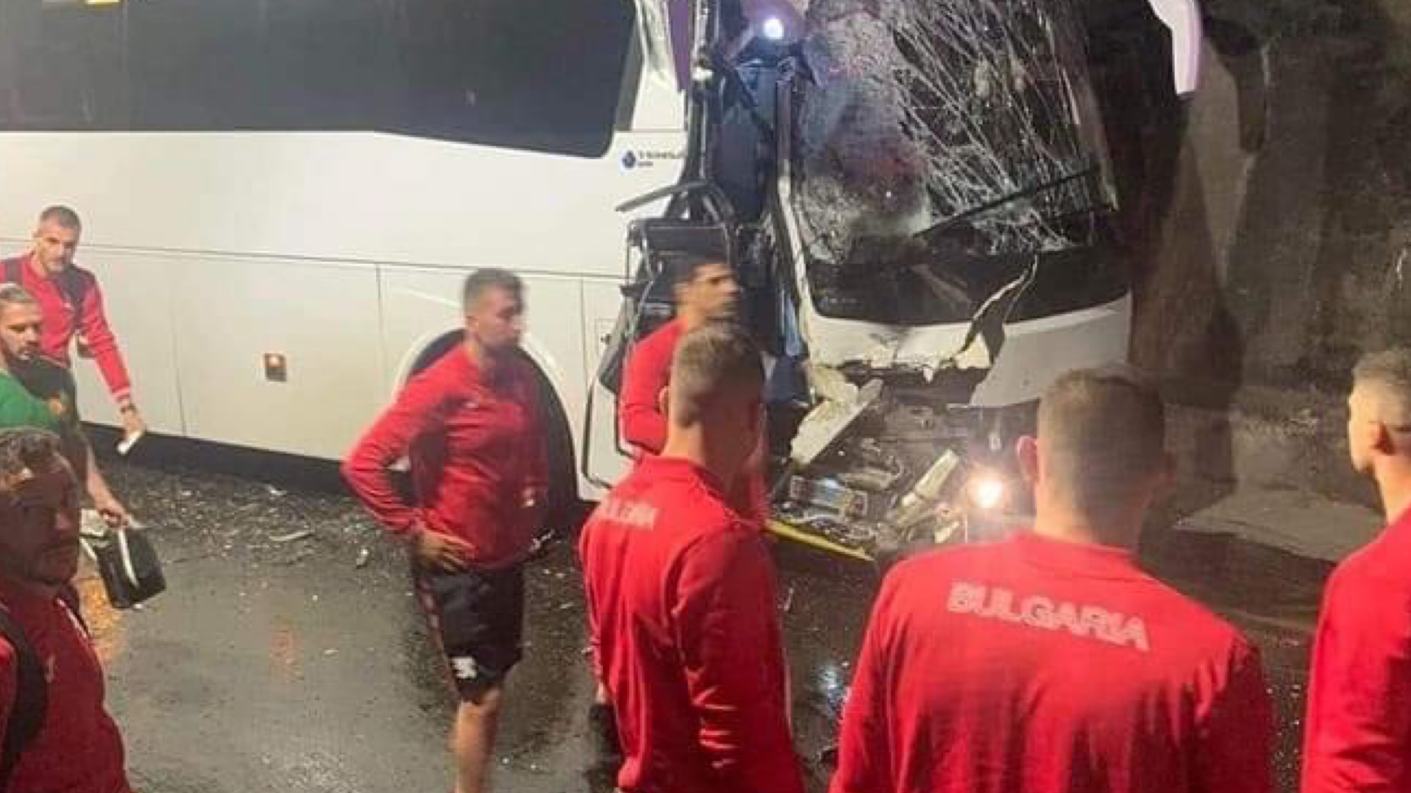 E FUNDIT/ Aksidentohet autobusi i kombëtares Bullgare, një futbollist i plagosur
