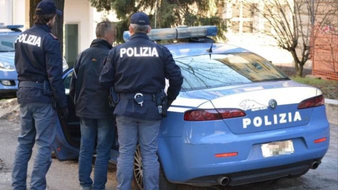 Shqiptari s’pyet për dëbim: Shkon në Itali për të punuar në “zanat” dhe kapet me kokainë në makinë