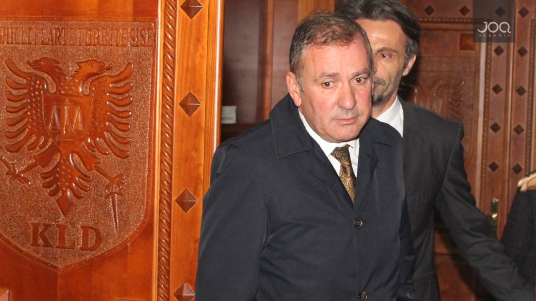 Pasi Beni arrestoi të gjithë politikanët e korruptuar të Shqipërisë, Garda merr në mbrojtje SPAK!