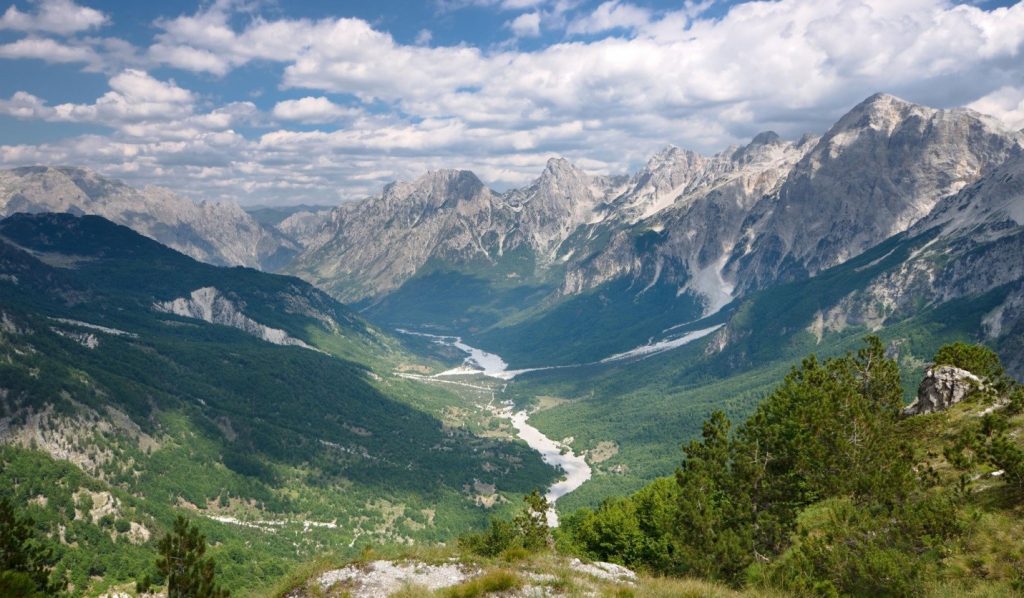 SOS nga Valbona! Alpinistët bllokohen tek Bjeshka e Zharit, njëri thyen këmbën