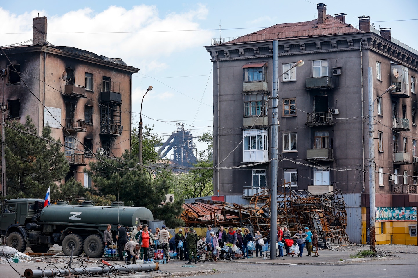 Trupat e vdekur dhe mbeturinat grumbull/ Mariupoli i Ukrainës rrezikohet nga kolera