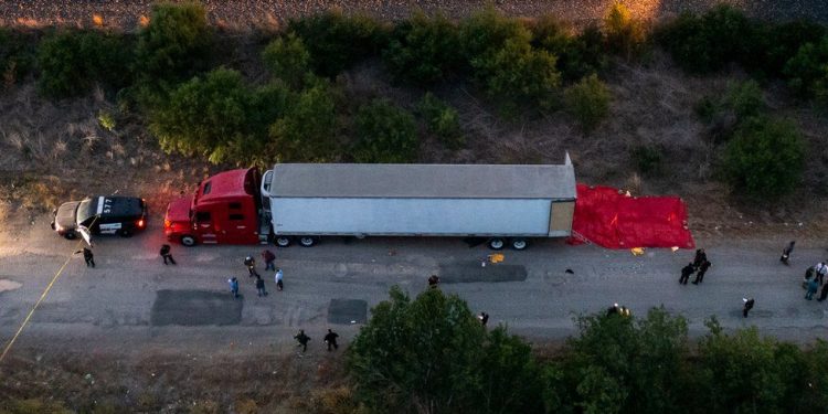 46 emigrantë të vdekur brenda kamionit/ Arresohet shoferi, rrezikon dënimin me vdekje