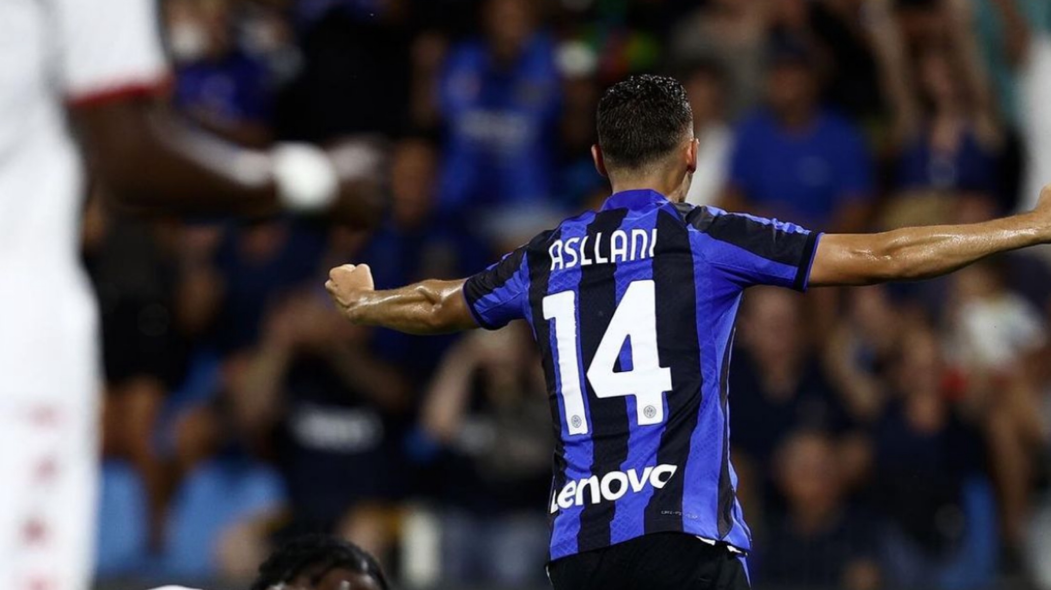 Shkëlqen Kristjan Asllani, shënon gol me Interin