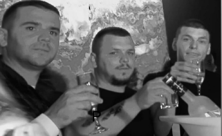 Atentati me 3 viktima në Fushë-Krujë/ Viktimat ruheshin me armë, në makinë u gjet pistoletë