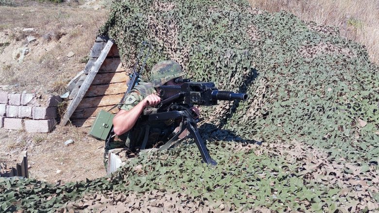 Ushtria serbe në gjendje të lartë gatishmërie pranë kufirit me Kosovën