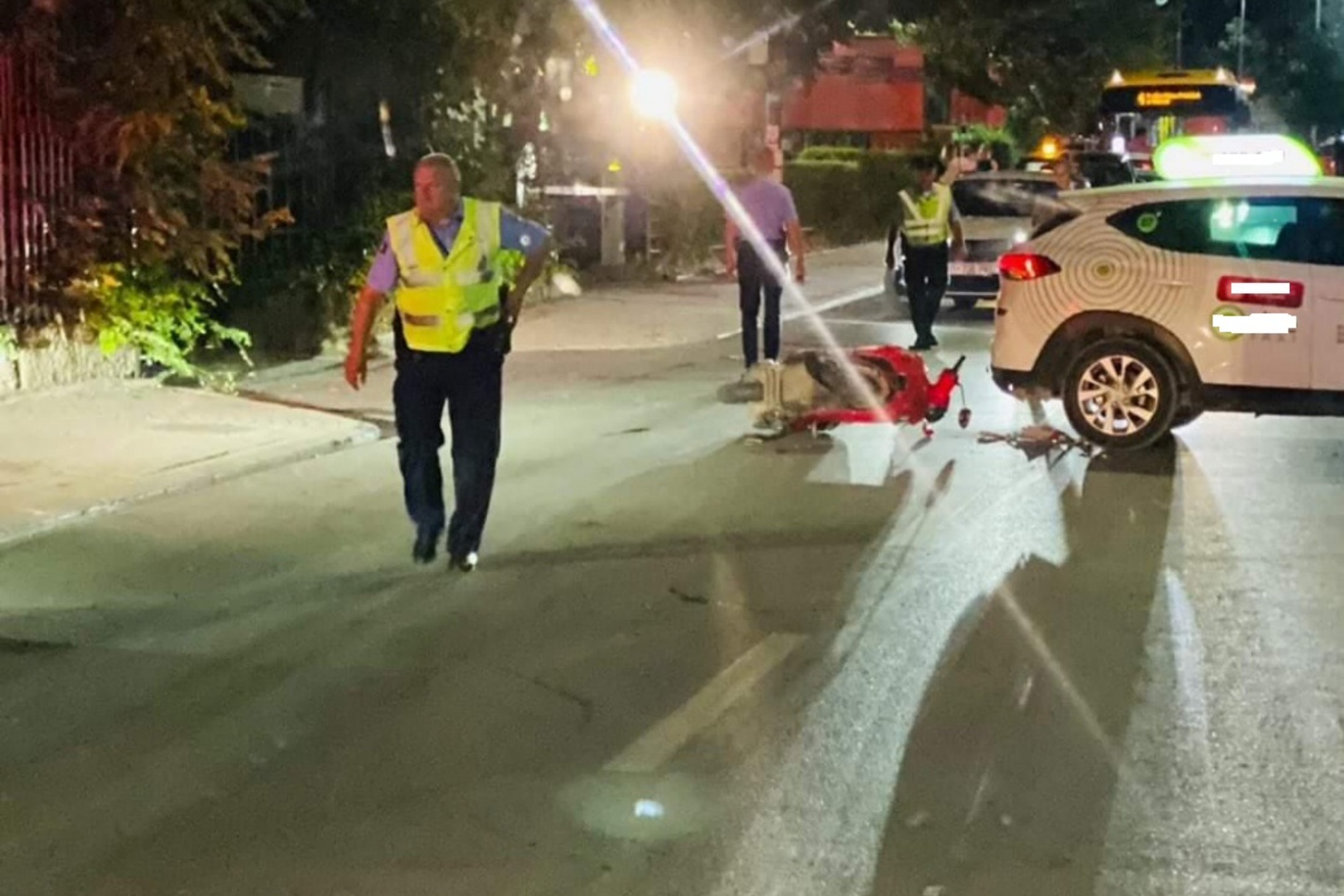 Prishtinë, aksident mes një veture dhe një motoçiklete