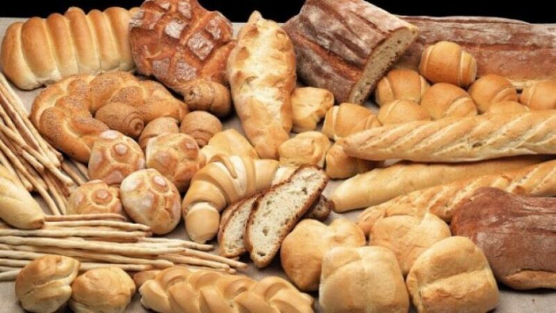 Çmimi i bukës së thekrës arrin në 94 denarë, qytetarët e Shkupit ankohen për çmimet e larta për produktet e brumit