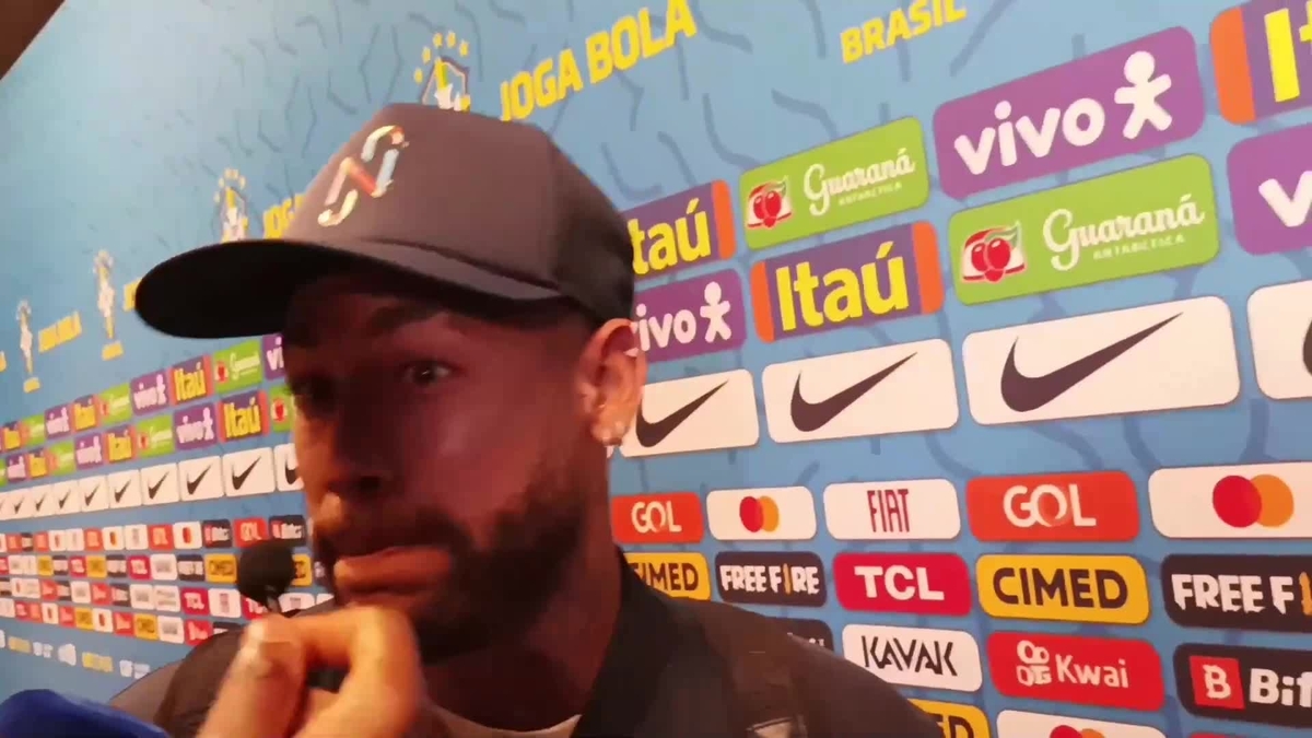 E pyesin për raportin me Mbappe, Neymar befason gazetarin me reagimin e tij