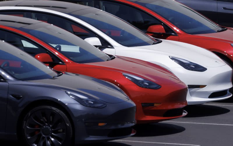 Gishtat mund të thyhen gjatë mbylljes së dritareve, Tesla tërheq nga tregu 1.1 milionë makina