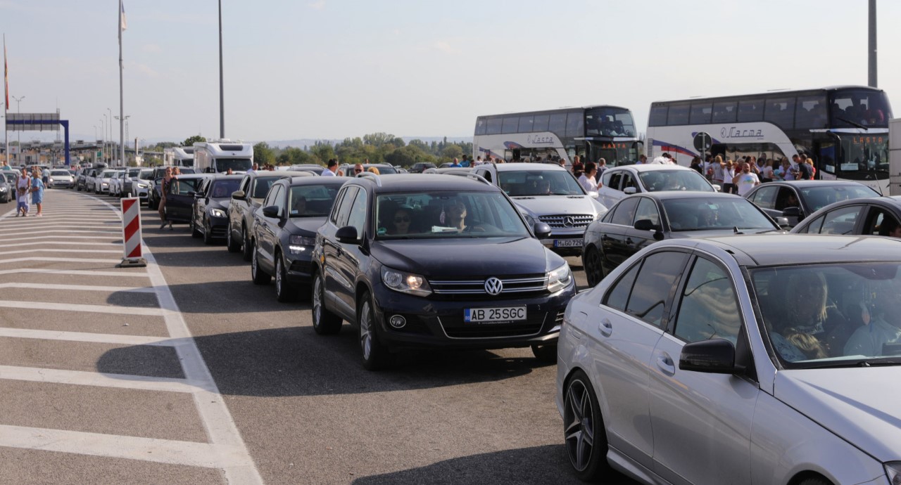 Kapen 7 automjete nga Shkupi që po transportonin udhëtarë pa leje