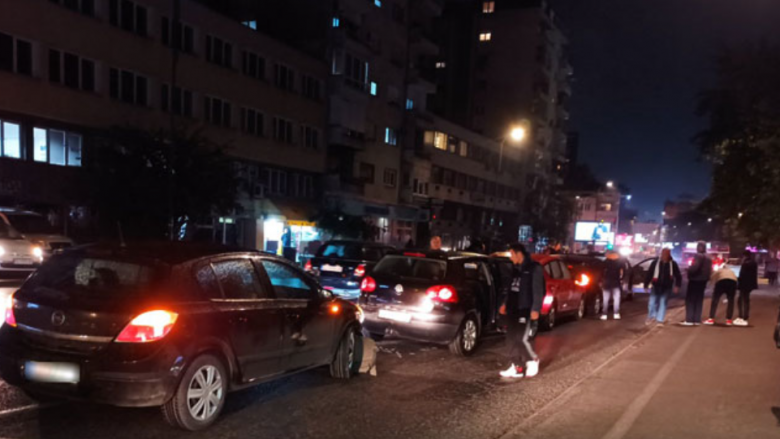 Aksident zinxhiror në qendër të Shkupit, përfshihen pesë makina