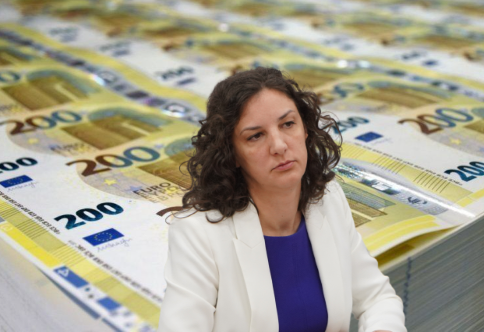 Ministrja tha “izoloni shtëpitë” por për vete ka mbi 200 mijë euro në bankë