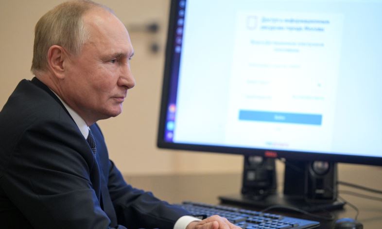 Alarm/ Putin mund të presë kabllot e rrjetit te nëndetëset dhe të lërë Europën pa internet