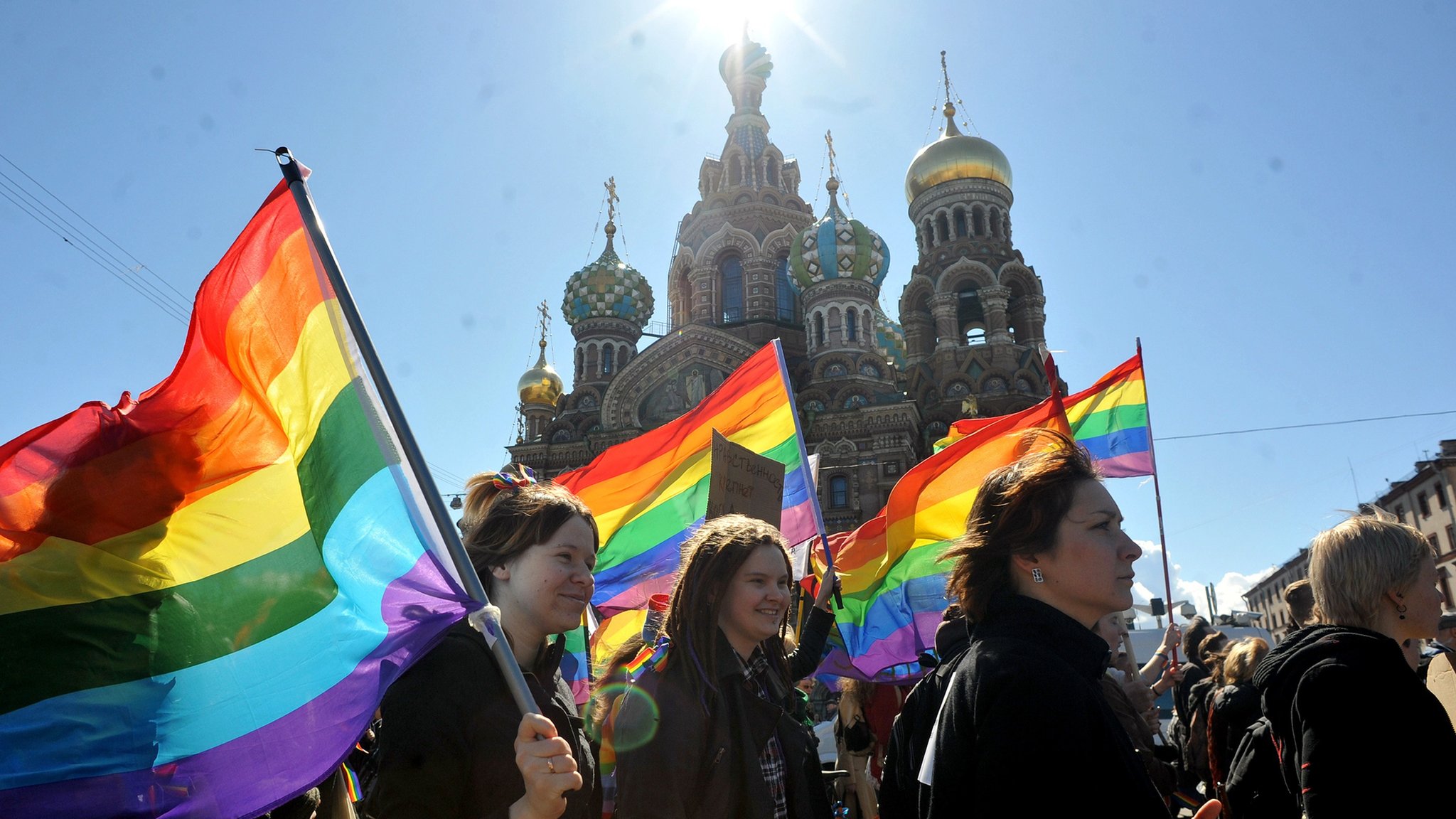Rusia ndalon me ligj propagandën dhe informacionet rreth LGBT-së për të gjitha moshat