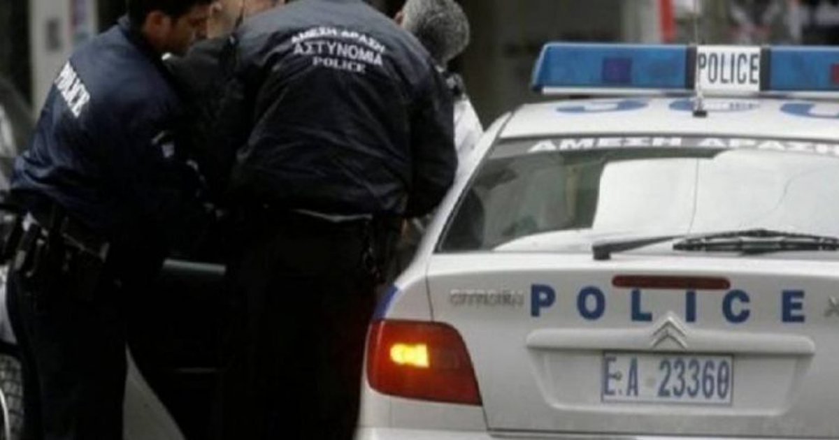 Pranë tij një kallashnikov, gjendet i vrarë brenda makinës shqiptari në Athinë
