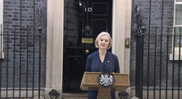 Vetëm 44 ditë në detyrë, jep dorëheqjen kryeministrja e Anglisë, Liz Truss