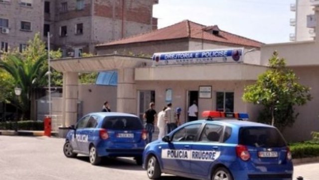 Prej dy ditësh e larguar nga banesa, zhduket 49-vjeçarja nga Vlora