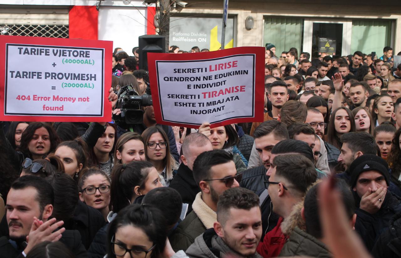 Studentët mbështesin protestën e pedagogëve: 3 kërkesa për Ministrinë