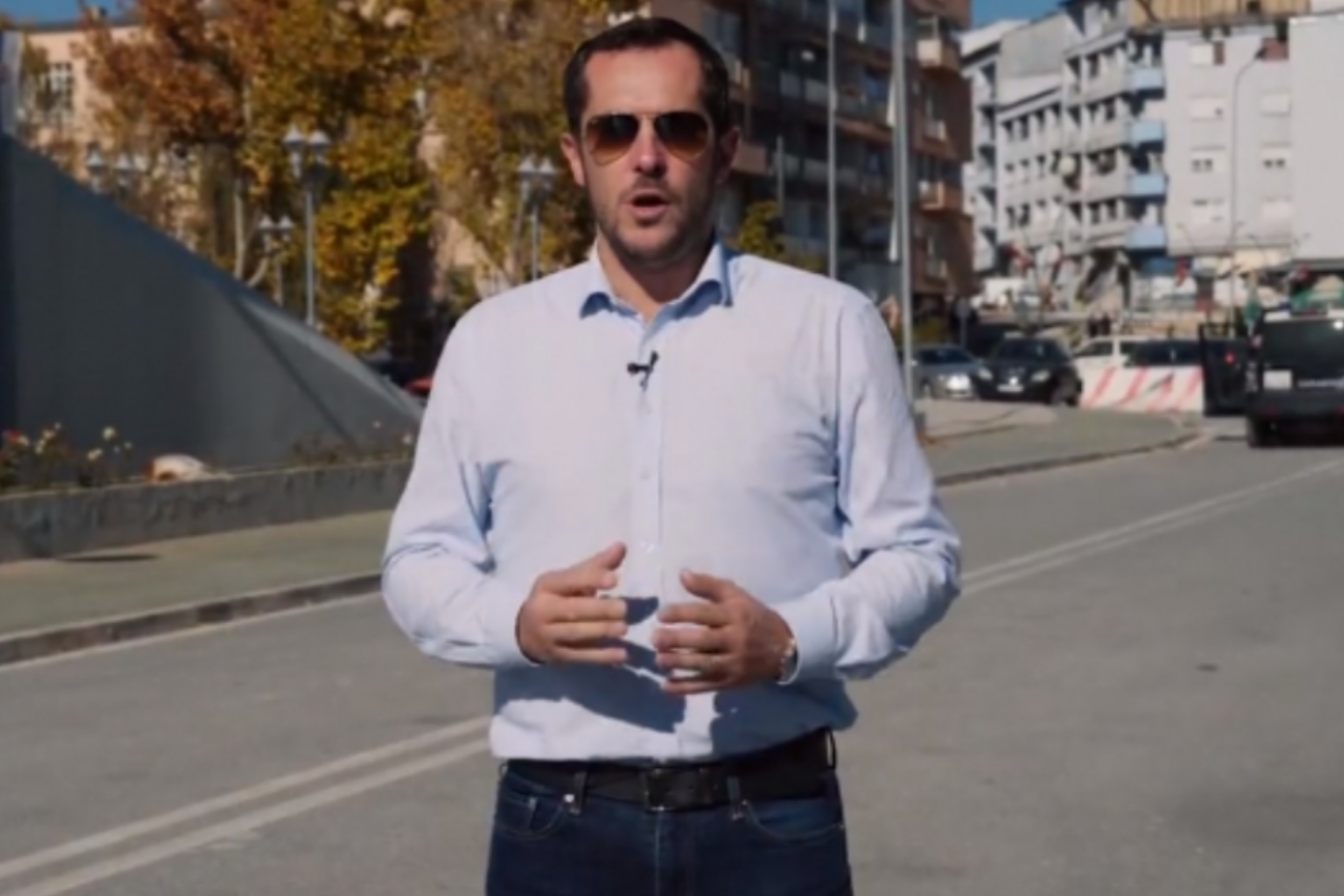 Politikani francez publikon video nga Ura e Ibrit, e quan UÇK-në “terroriste”