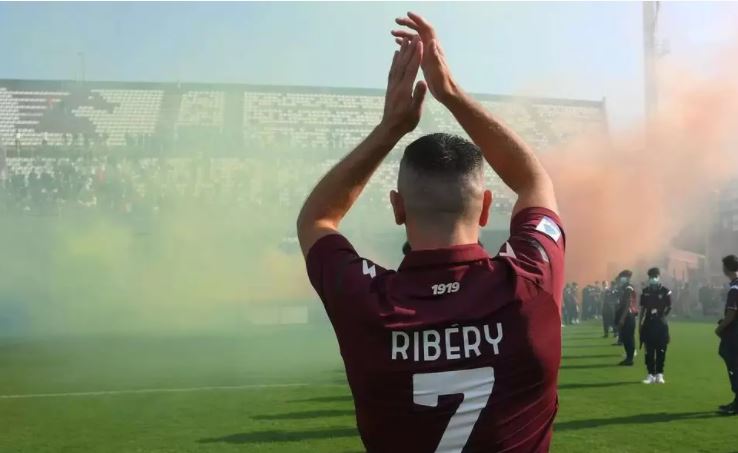 E konfirmojnë në Itali, Ribery e mbyll me futbollin e luajtur