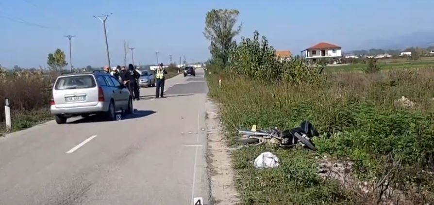 U përplas nga një makinë në Krujë, drejtuesi i motoçikletës në gjendje kritike te “Trauma”