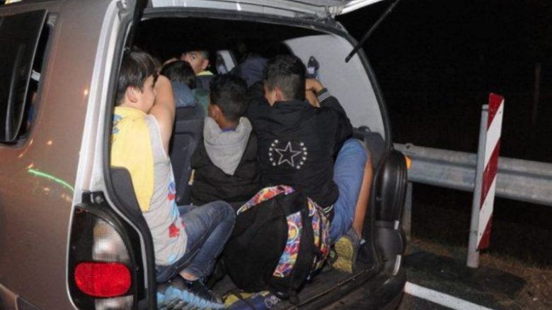 Arrestohet një 23-vjeçar nga Demirhisari, kapet me 44 imigrantë
