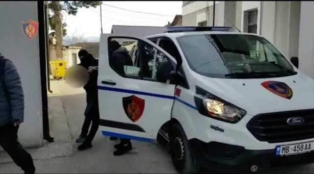 Ishte kthyer në makth për bizneset e Durrësit, arrestohet “skifteri” 21-vjeçar