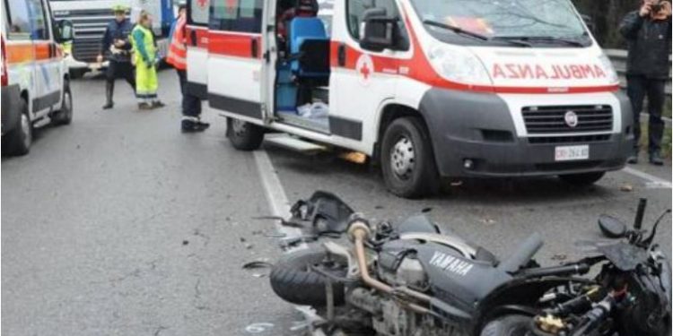 Përplasi për vdekje drejtuesin e motorit në Tiranë, kapet shoferi 34 vjeçar