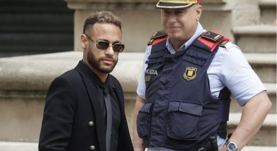 Neymar heq përgjegjësinë para gjyqtarit: Firmosa atë që më tha babai!
