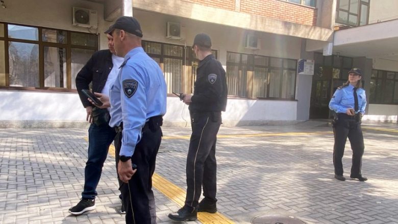 Kërcënim i ri për bombë në një shkollë të Shkupit