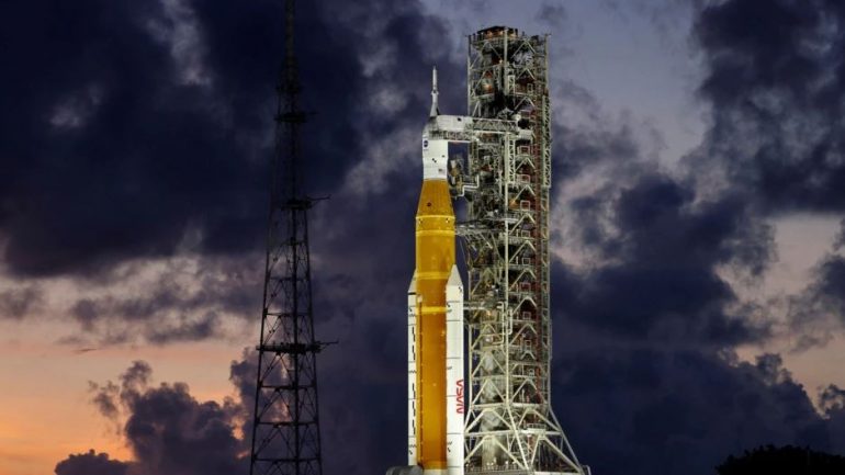 50 vjet pas Apollos, NASA nis raketën drejt Hënës