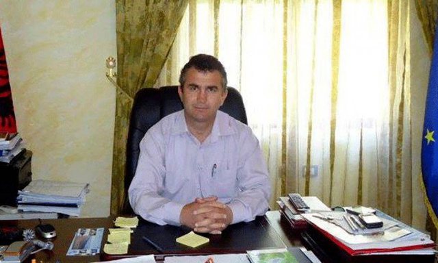Kryebashkiaku i Divjakës u plagos nga ish-punonjësi i IT-së/ Ngjarja ndodhi tek poliklinika