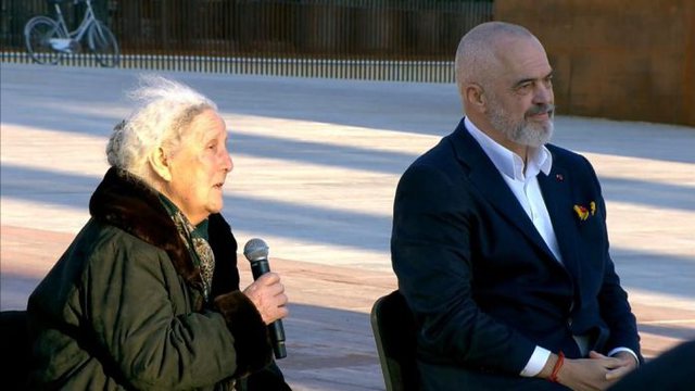 “Lypi fonde për shqiptarët”, Bozo i thur laved Ramës: Nuk duhet t’ia harrojmë punën