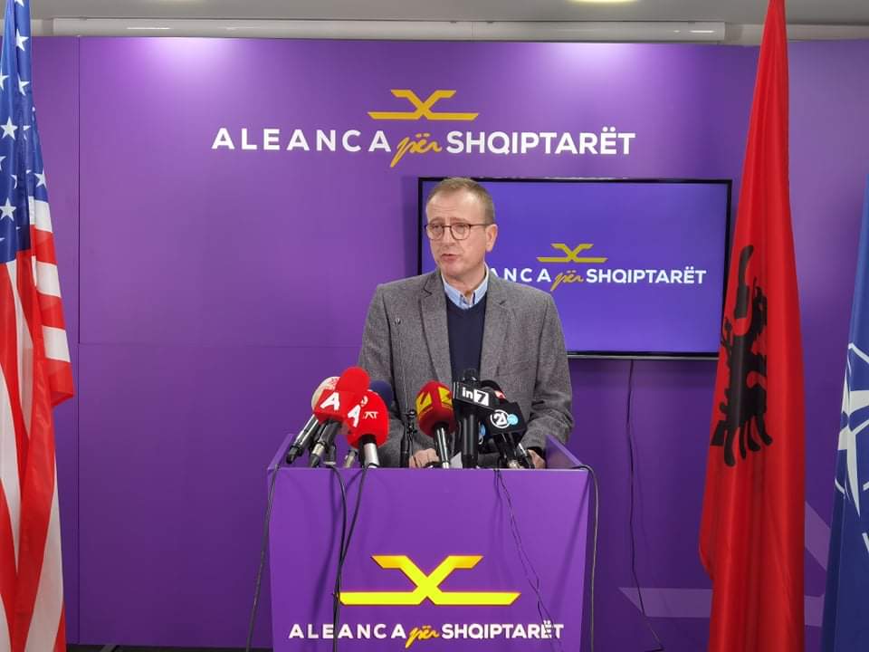 Taravari: Me hapjen e Kushtetutës të hiqet edhe definicioni i 20% për gjuhën shqipe