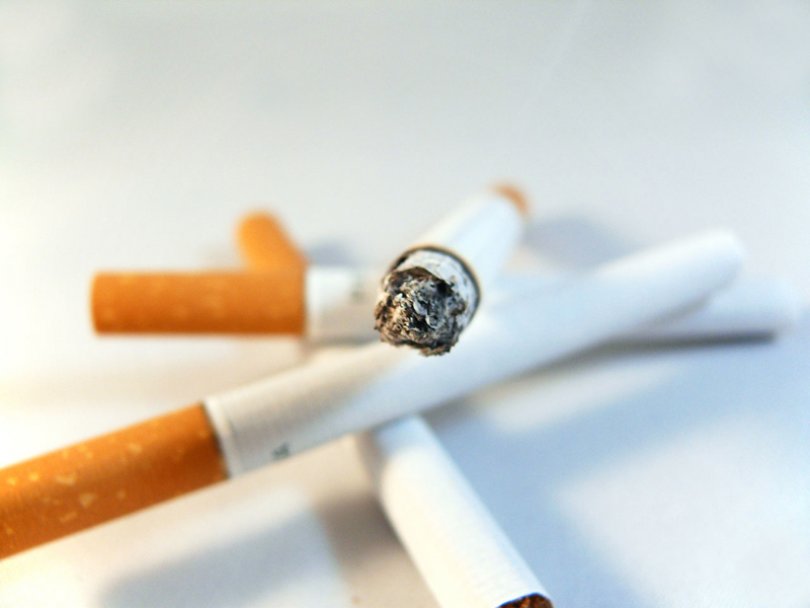 Vodhi mbi 2.5 milion në markete, hajduti i cigareve në Lushnjë një 21-vjeçar
