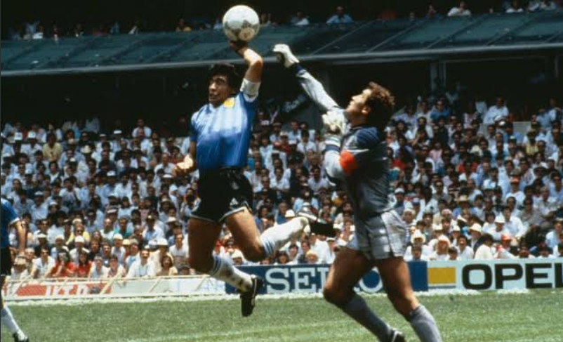 Topi i golit “Dora e Zotit” i shënuar nga Maradona në Meksikë 1986 shitet për shifrën marramendëse